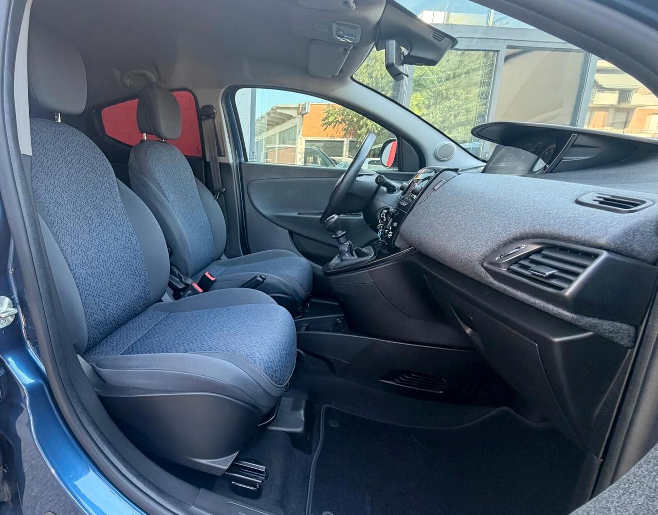 Lancia Ypsilon 1.0 FireFly 5 porte S&S Hybrid Alberta Ferretti
