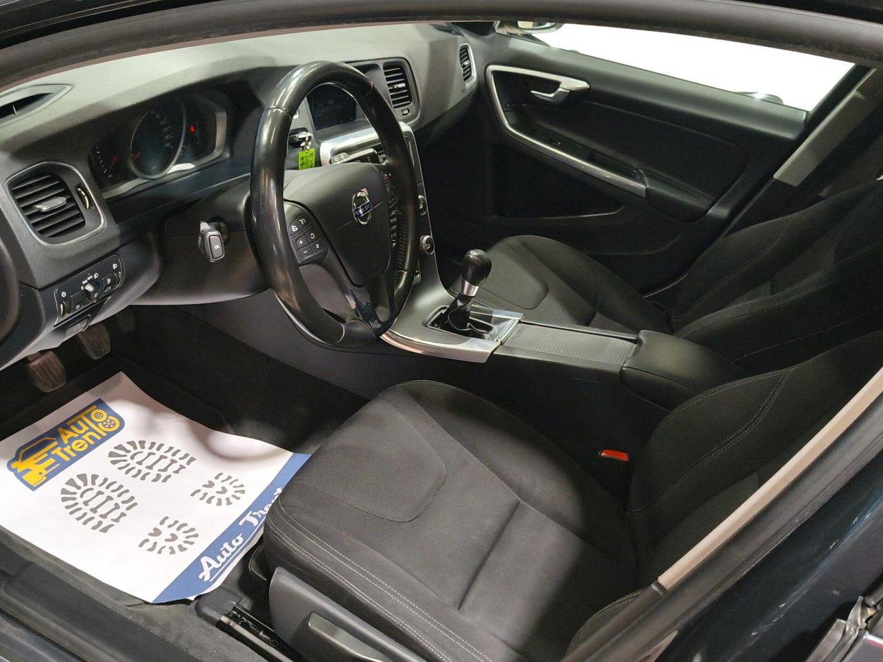 Volvo V60 D2 R-design Momentum 139.000km