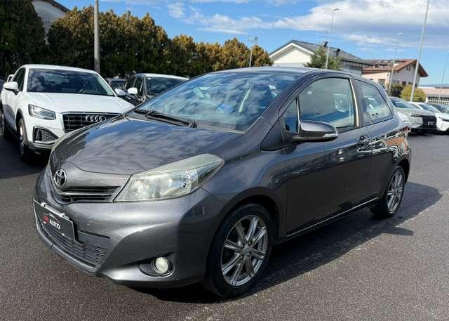 Toyota Yaris NEOPATENTATI 1.4 d-4d Lounge TELECAMERA/UNICOPRPR.