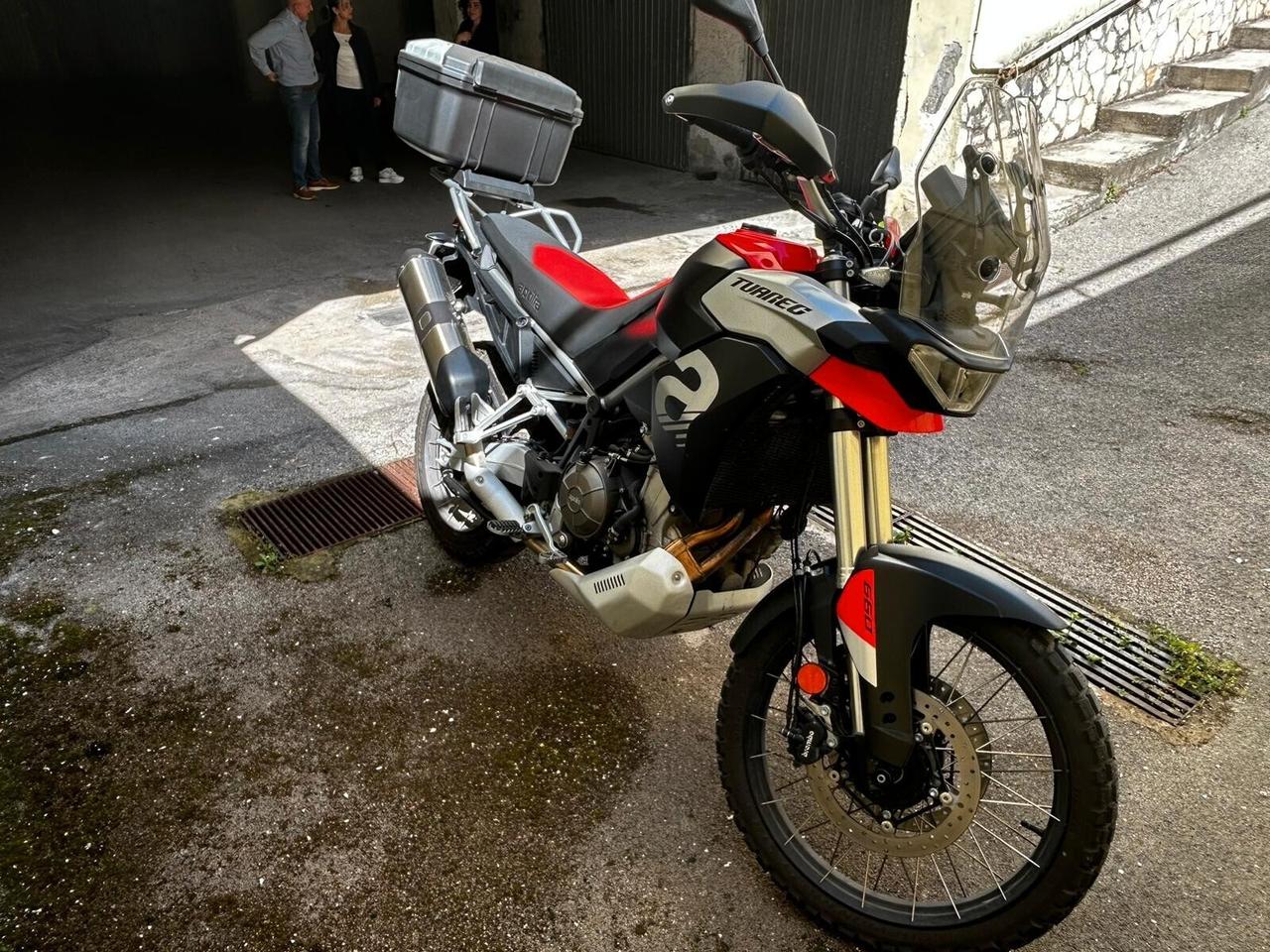 APRILIA Tuareg 660 TUAREG - 05/2022 -8700 Km - 10000 €