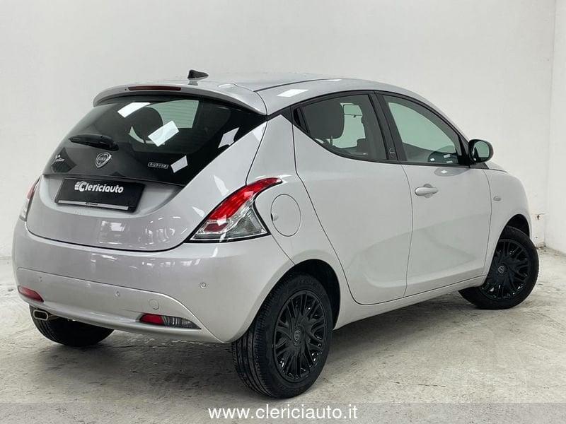 Lancia Ypsilon 1.0 FireFly 5 porte S&S Hybrid Ecochic Gold