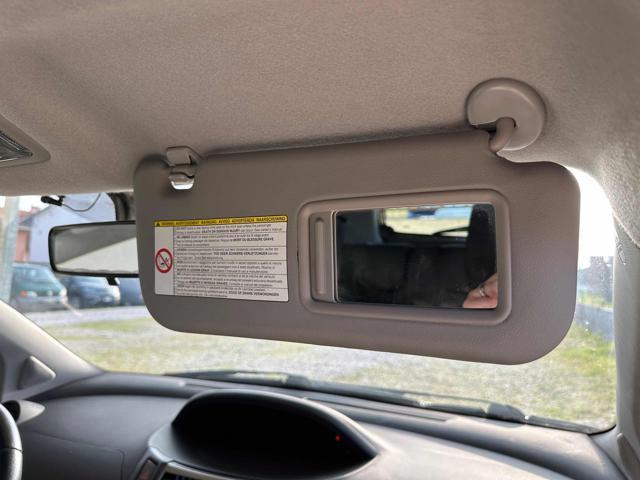 TOYOTA Yaris 1.0 3 porte OK NEPATENTATI BLUETHOOT