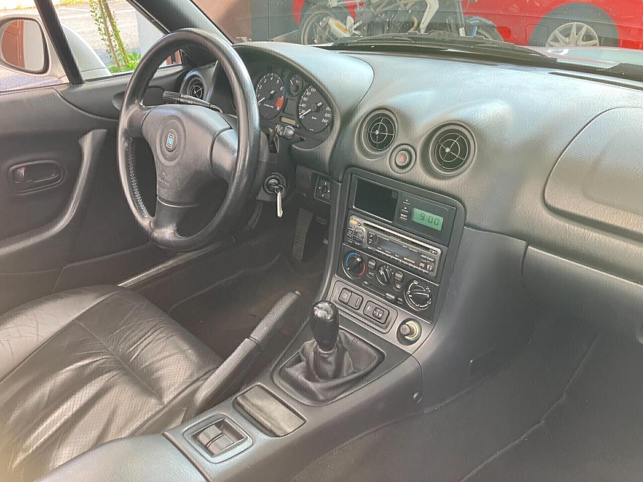 Mazda MX-5 1.6i CLIMA / HARD TOP