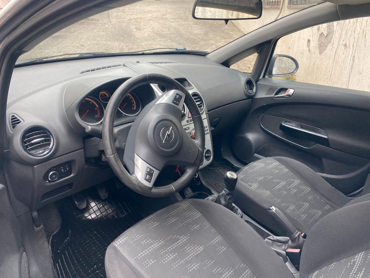 Opel Corsa 1.3cc diesel (PRIVATO)-2012
