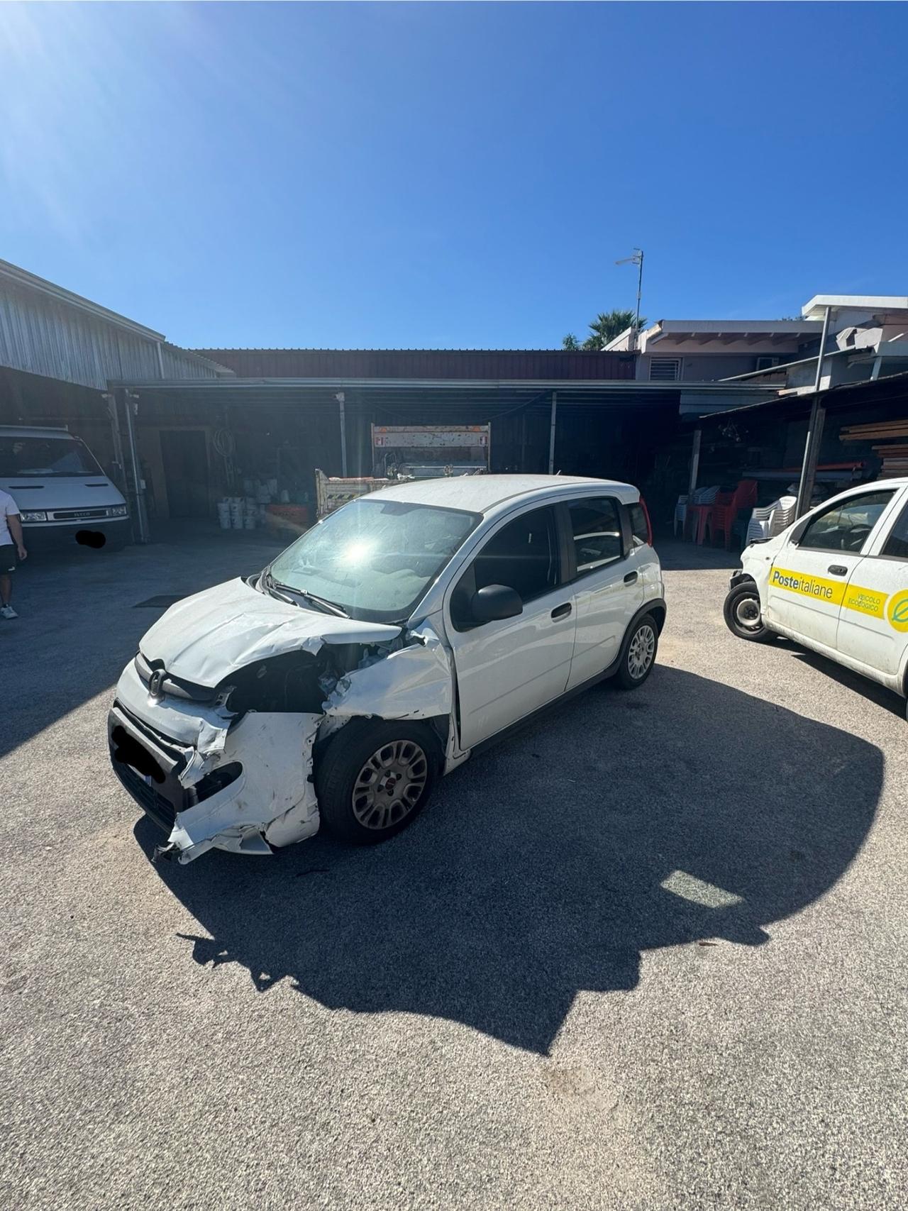 Fiat Panda 1.0 Hybrid 12/2023 incidentata sinistrata
