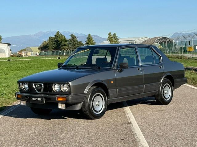 Alfa Romeo Alfetta Quadrifoglio Oro 2.0i "SOLO 32.000 KM"