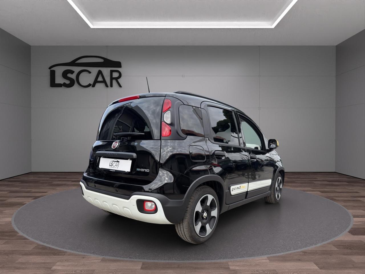 Fiat - Pandina Cross 1.0 firefly hybrid
