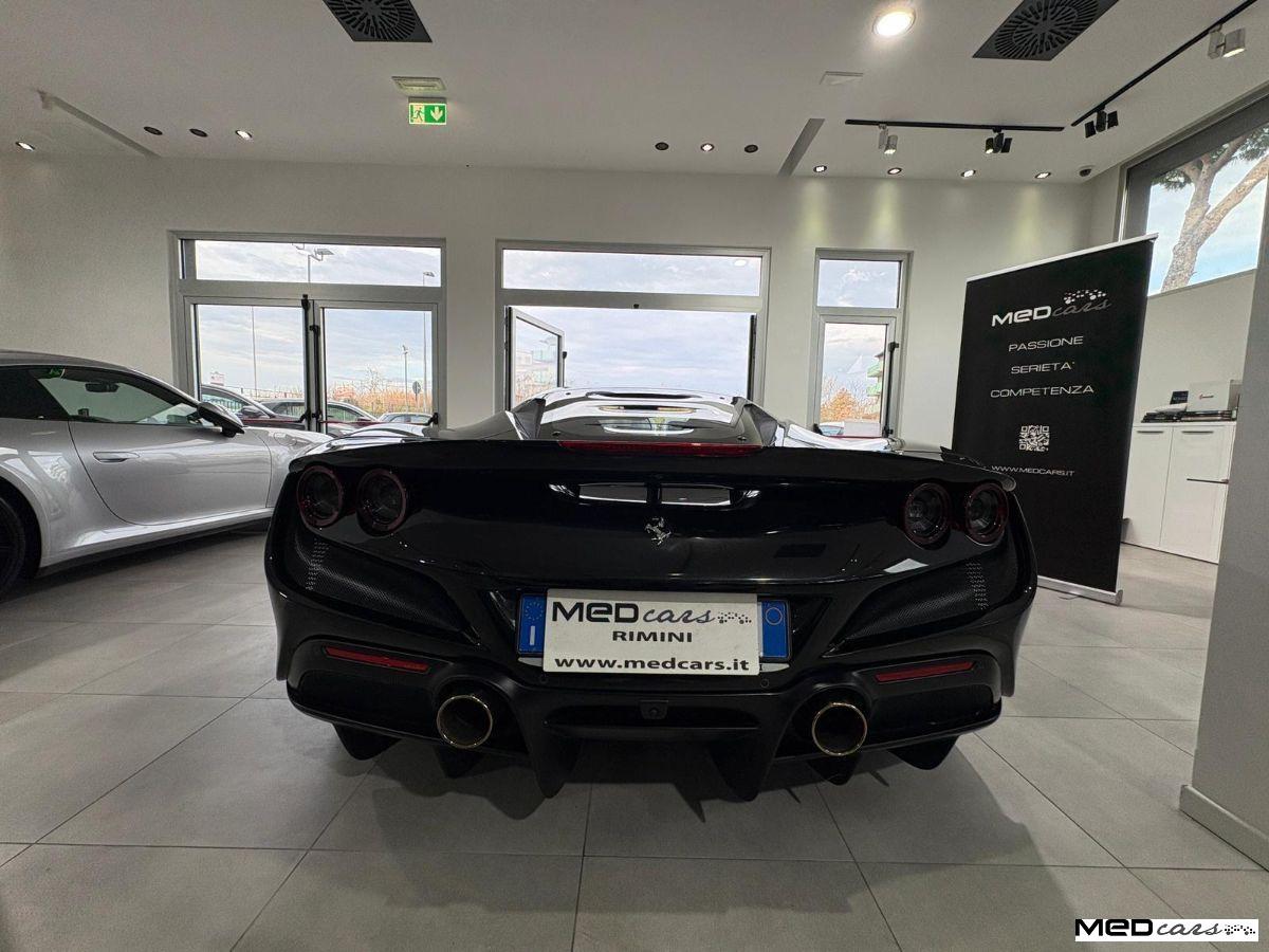 FERRARI - F8 - Tributo