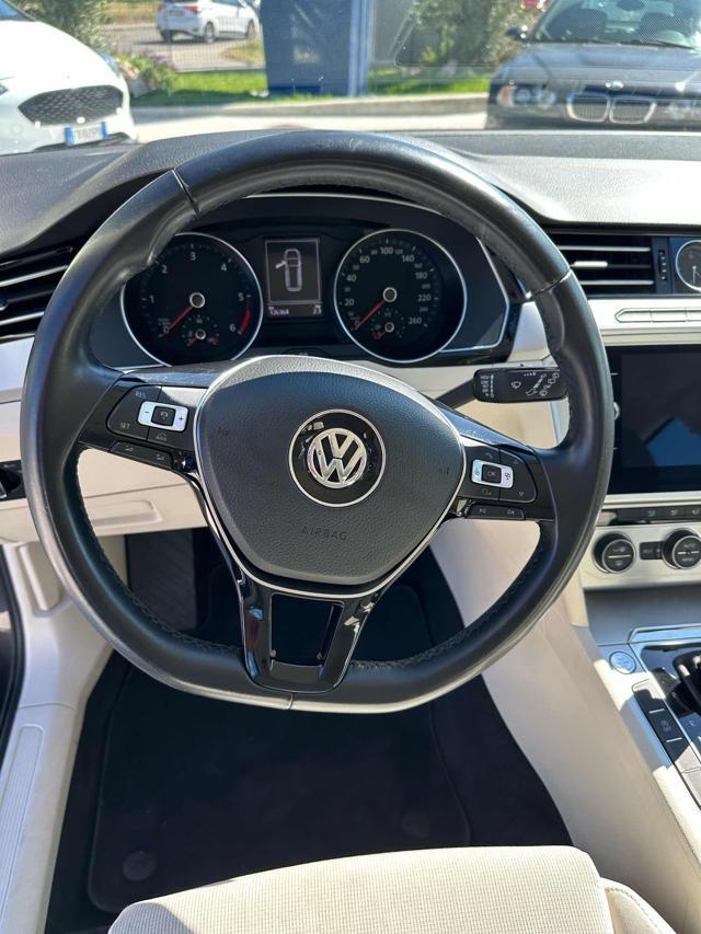VOLKSWAGEN Passat Variant 2.0 TDI DSG Executive BlueMotion Tech.