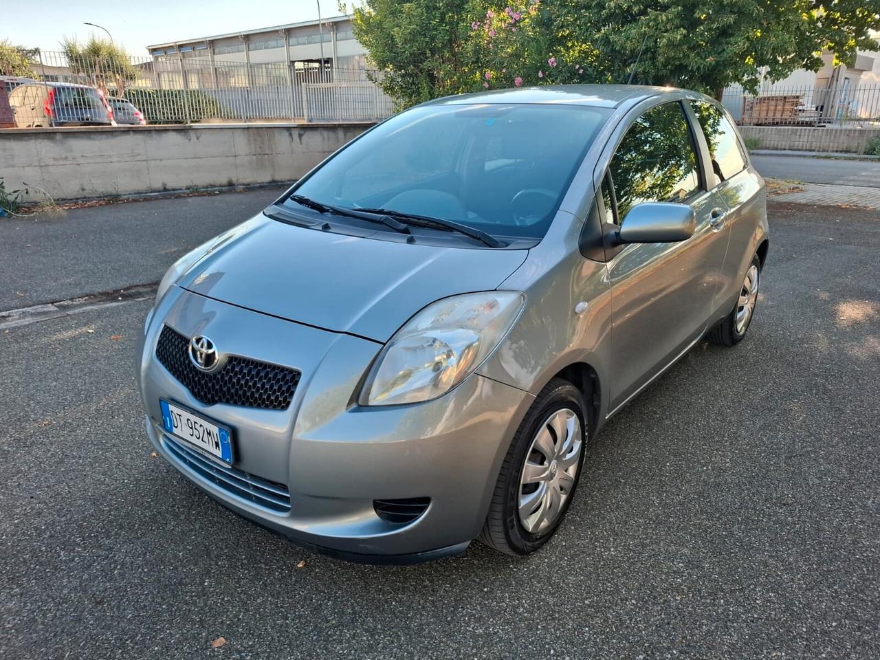 Toyota Yaris 1.0 3 porte 09 SOLO 116.000 KM Navigatore