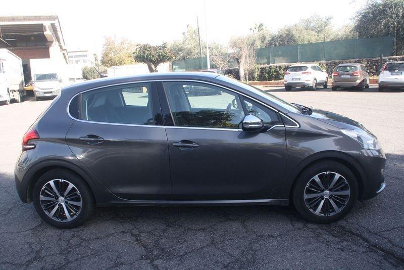 Peugeot 208 Allure PureTech 82cv