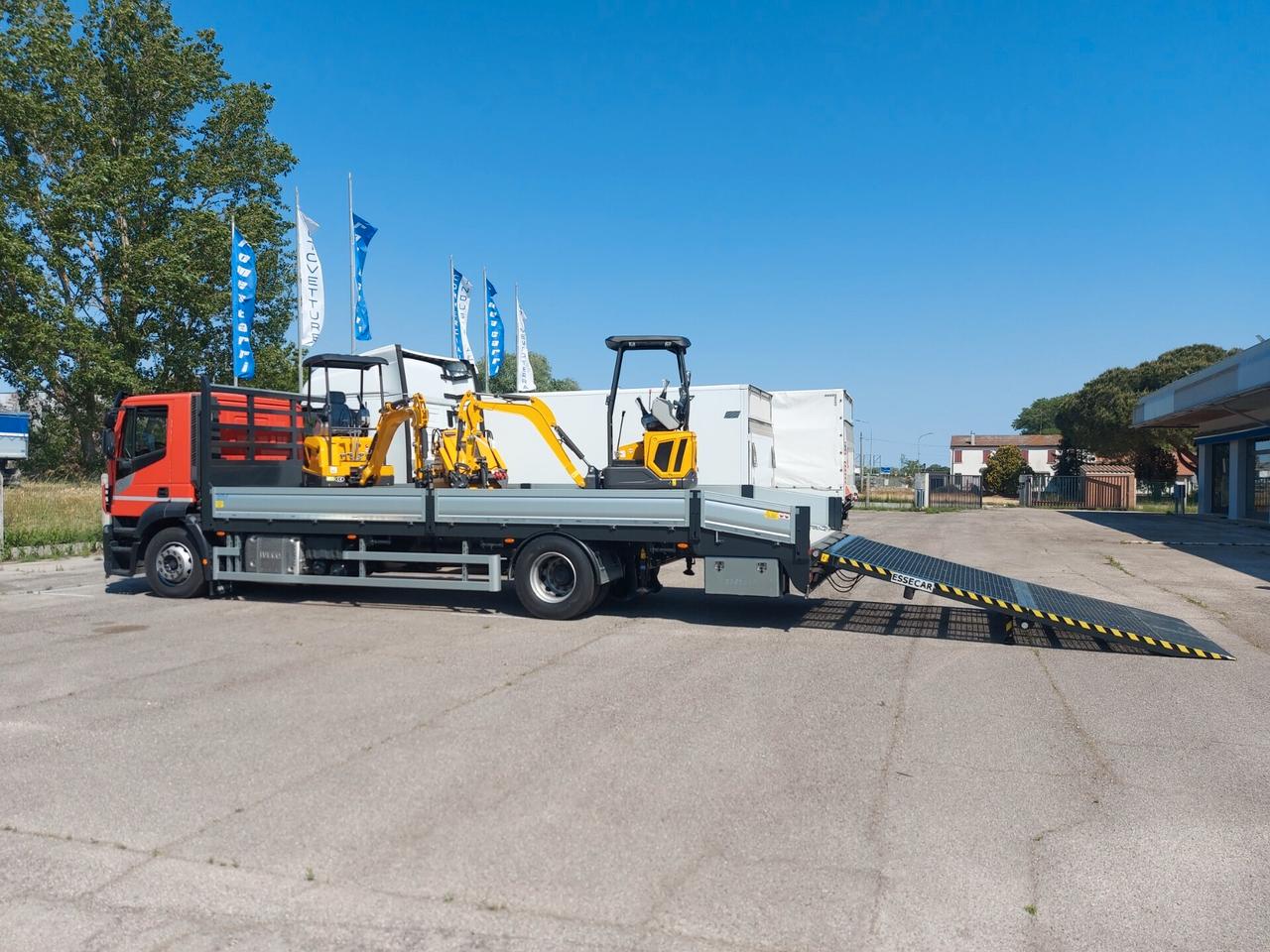 IVECO STRALIS AD190S31FP-CM PIANALE CON RAMPE E VERICELLO DI NUOVA COSTRUZIONE