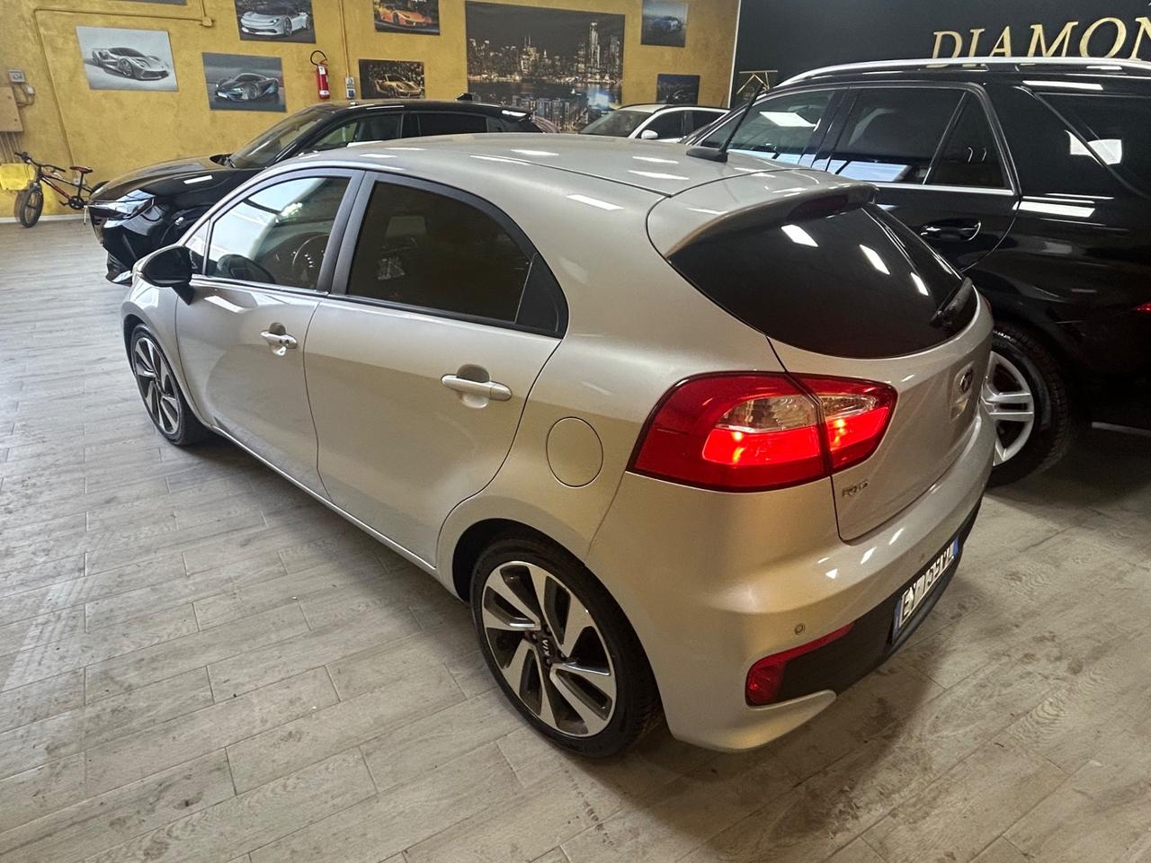 KIA RIO 1.4 Crdi 90 cv “FULL LED/NAVI/RETRO”-2015