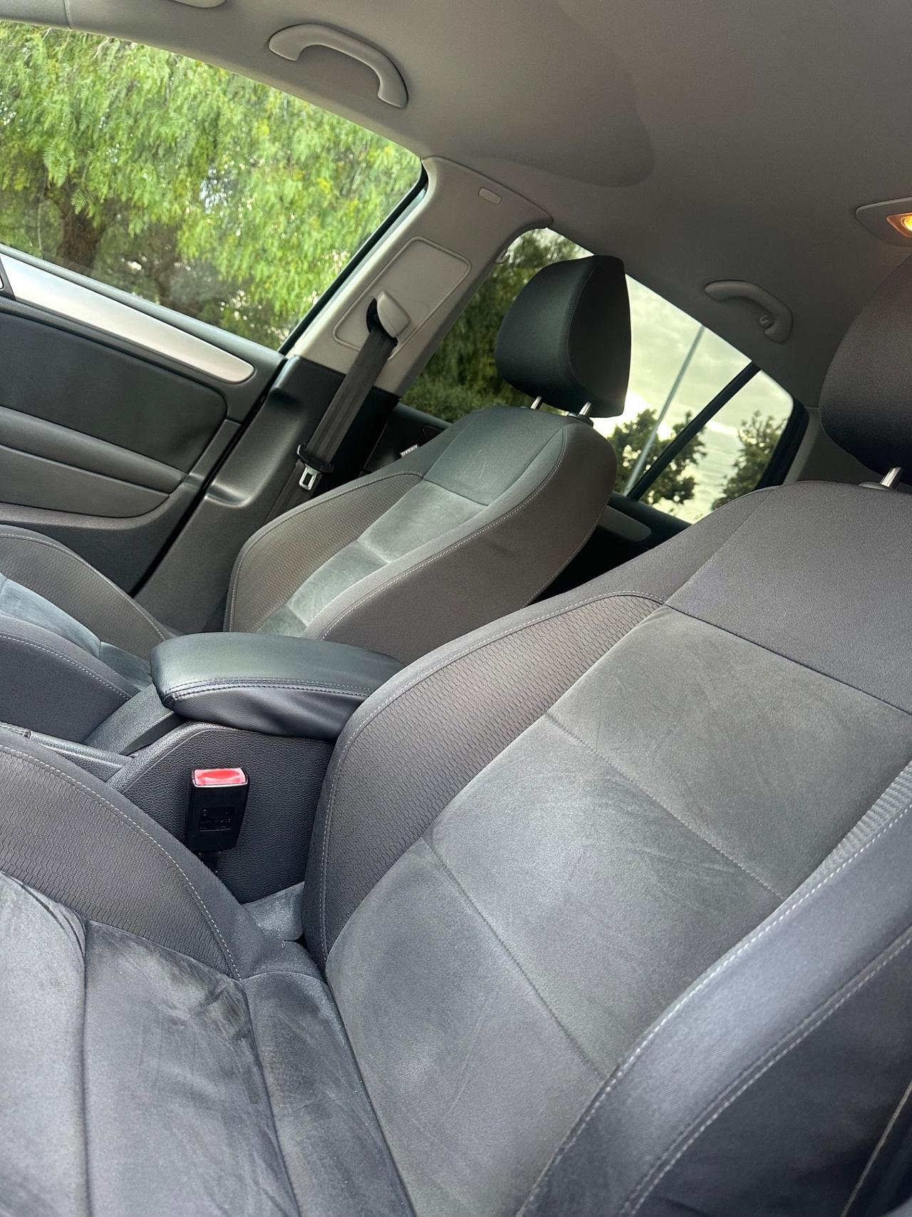 Volkswagen GOLF 1.6 DIESEL 2010 - SOLO 170 MILA KM