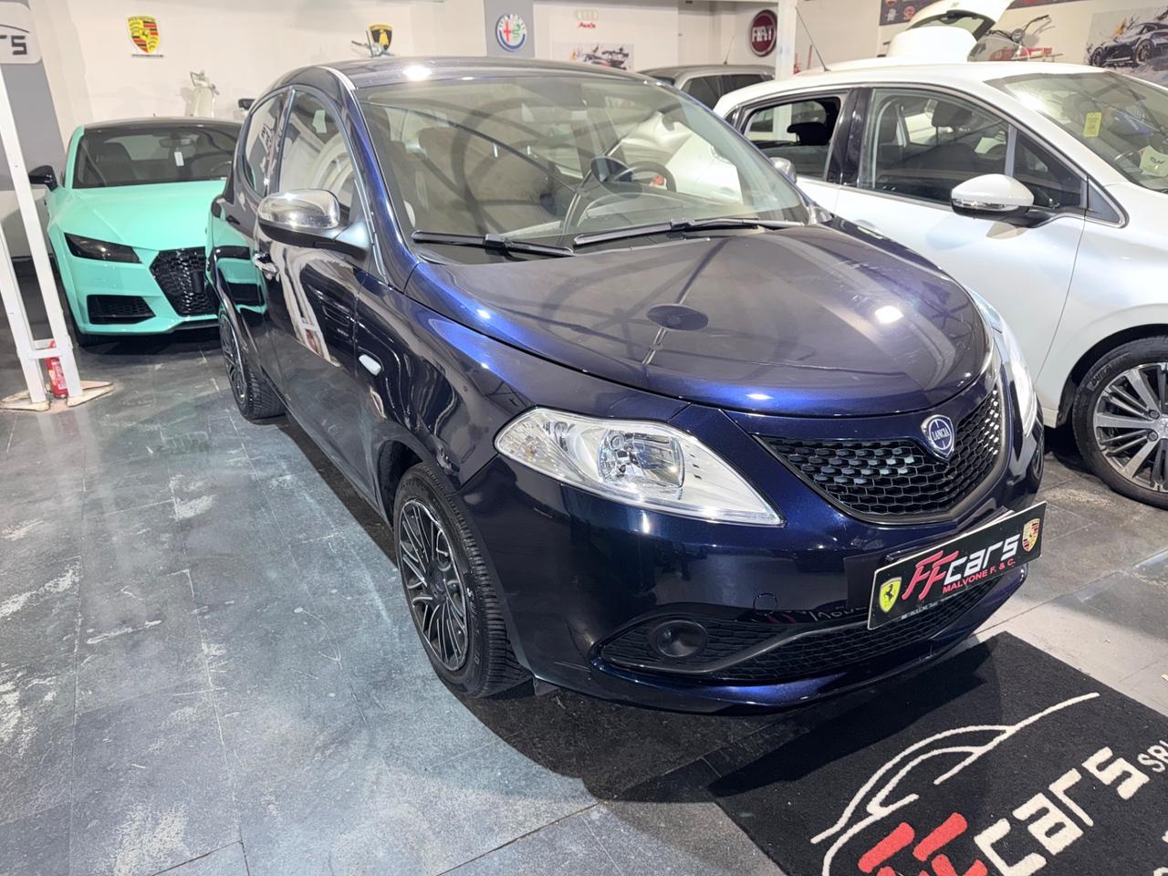 Lancia Ypsilon 1.2 69 CV 5 porte S&S Gold