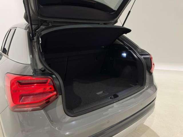 Audi Q2 30 TDI S tronic Identity Black