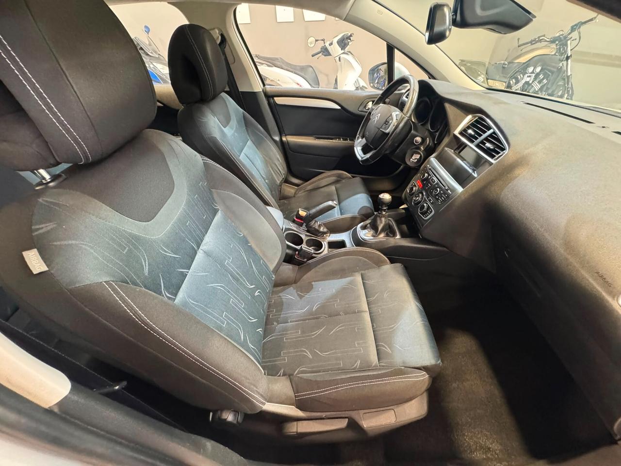 Peugeot 308 1.6 e-HDi 115CV Stop&Start CC Allure