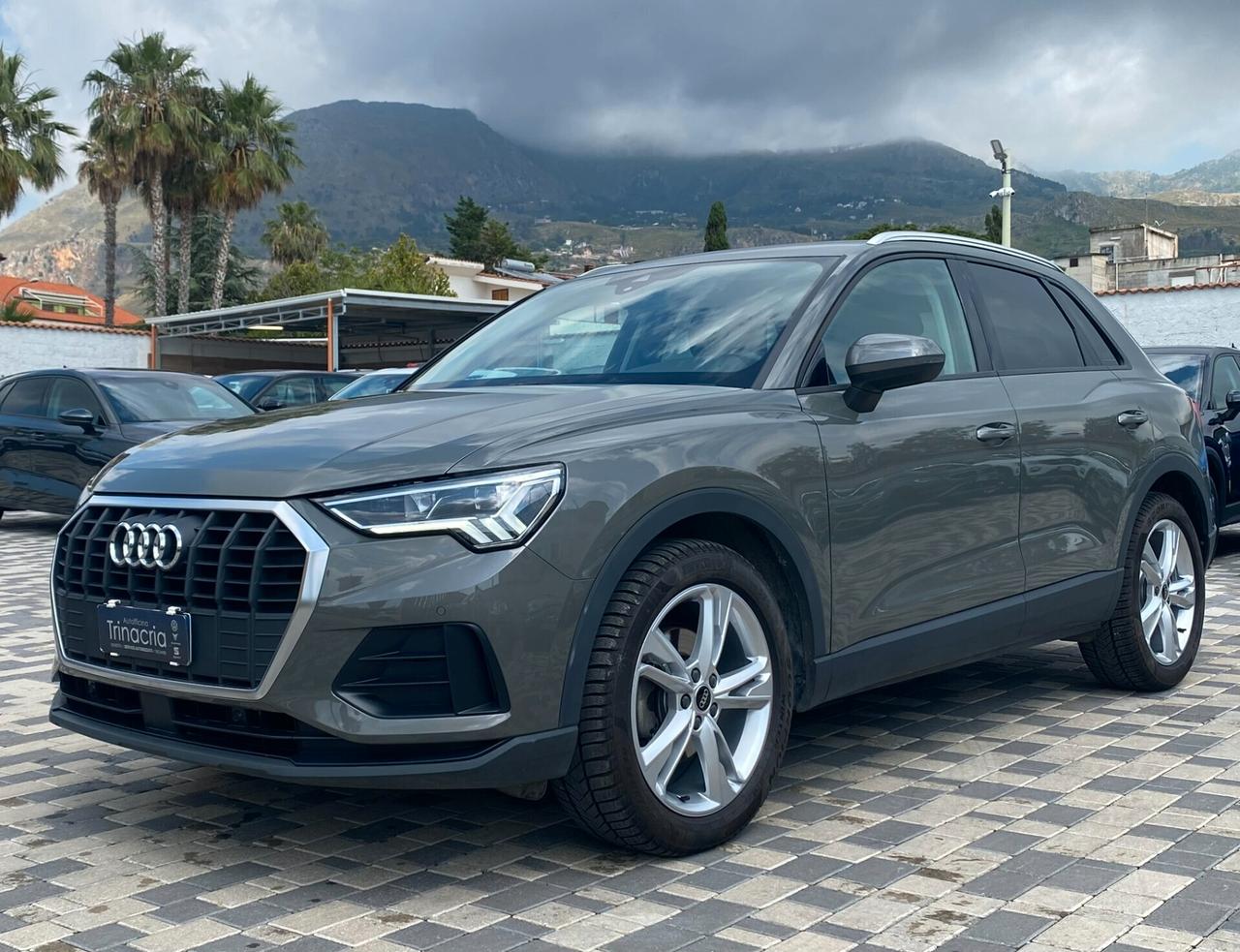Audi Q3 Business 2.0 TDI 150CV s-tronic 35