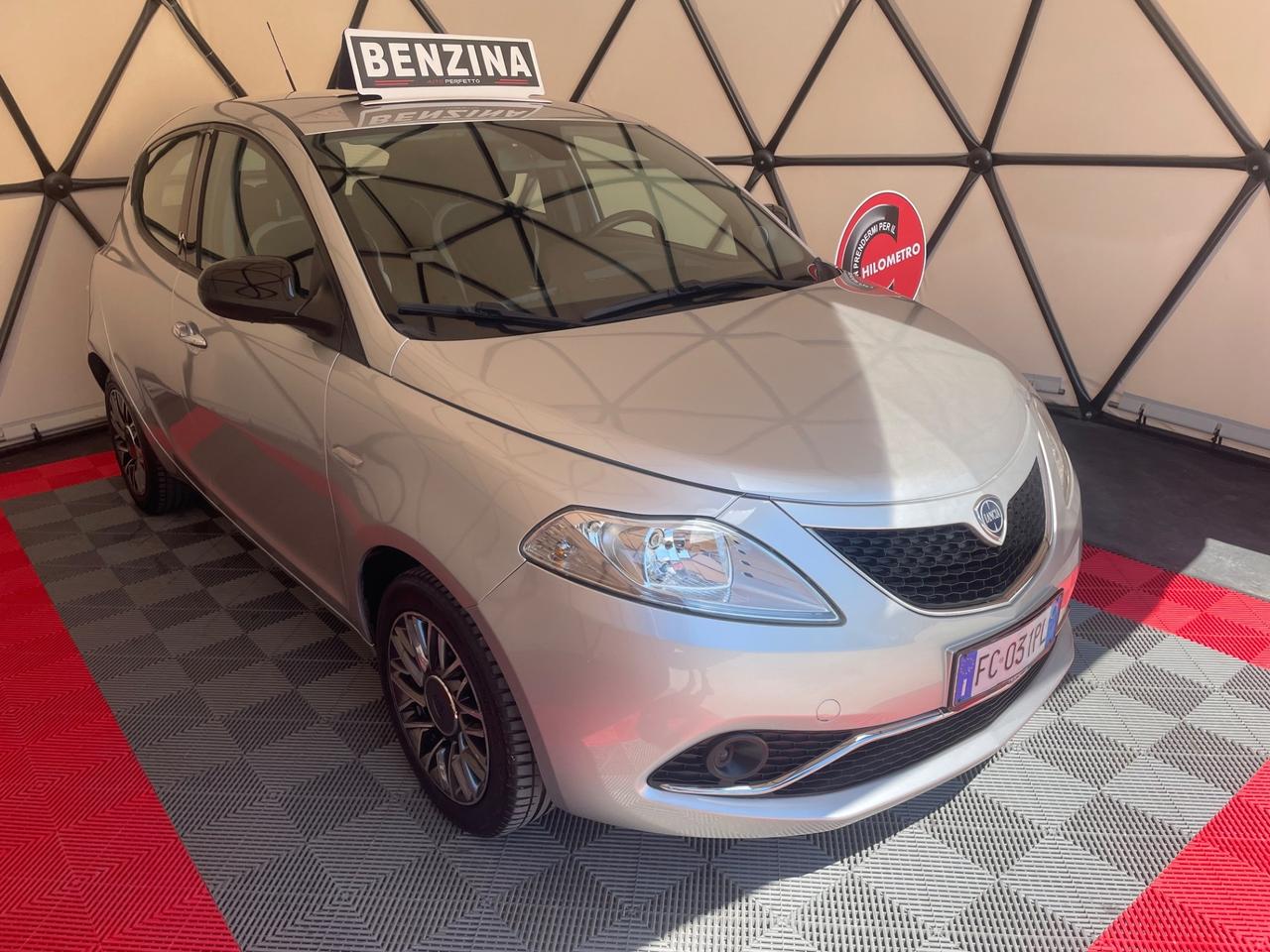 Lancia Ypsilon 1.2 69 CV 5 porte Silver