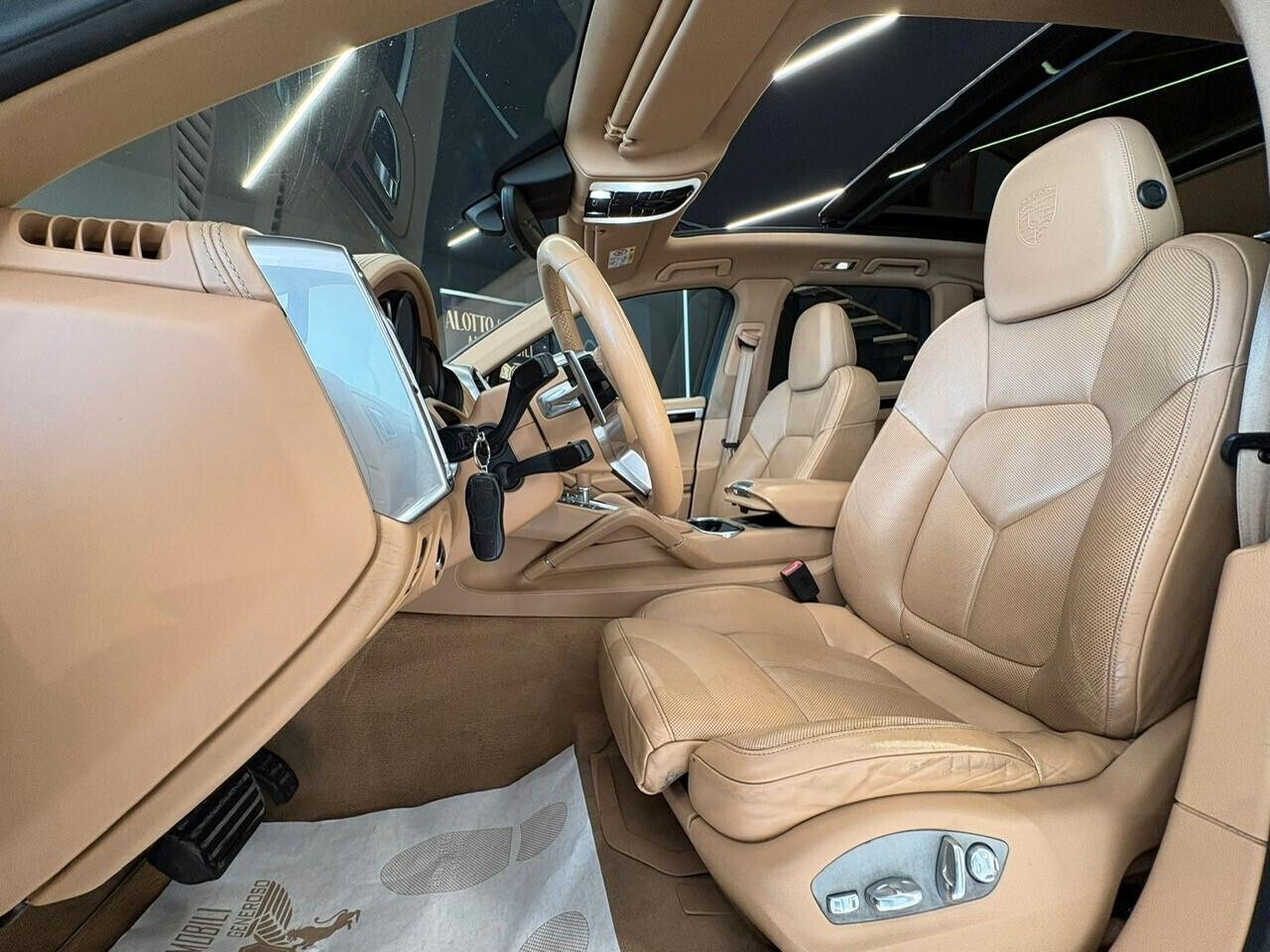 Porsche Cayenne 3.0 Diesel (TETTO,BOSE)