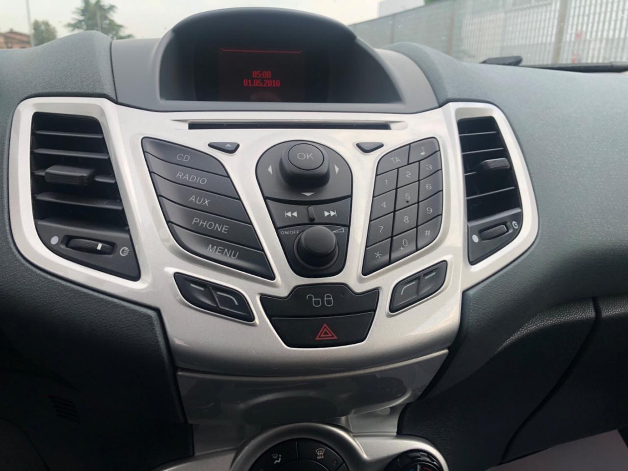 Ford Fiesta 1.4 5 porte Bz.- GPL Titanium 2010