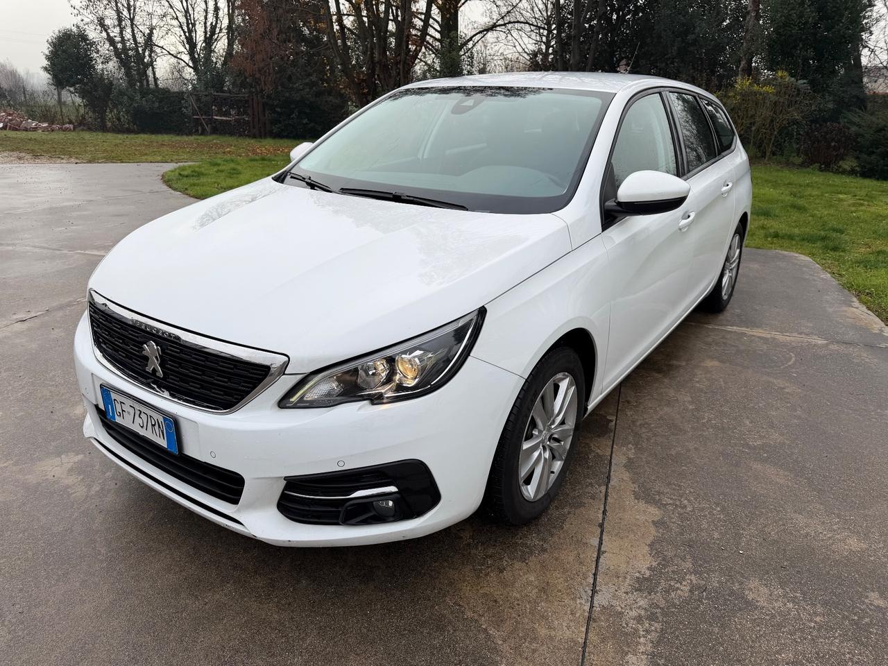 Peugeot 308 BlueHDi 130 S&S SW Allure