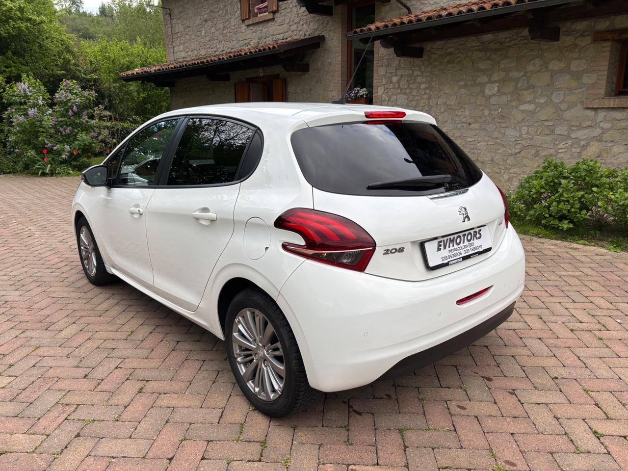 Peugeot 208 BlueHDi 75 5 porte Style OK NEOPATENTATI