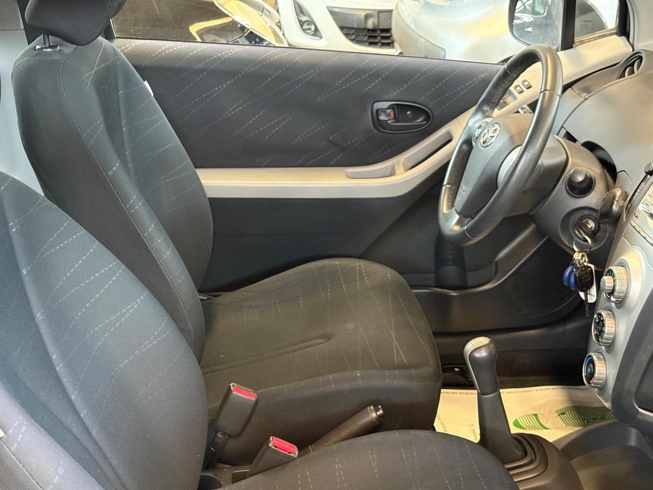 Toyota Yaris 1.0 5 porte Sol