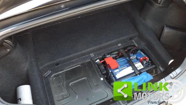 BMW Z4 ( E85 ) 2.2i roadster con interni in pelle rossa