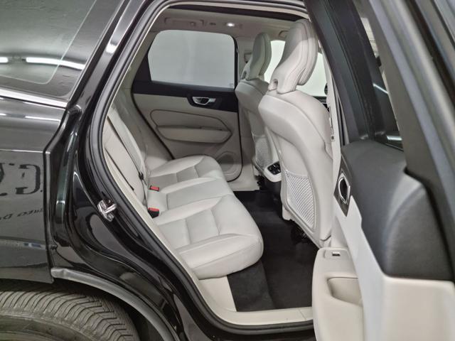 VOLVO XC60 B5 (d) AWD Geartronic Momentum Pro