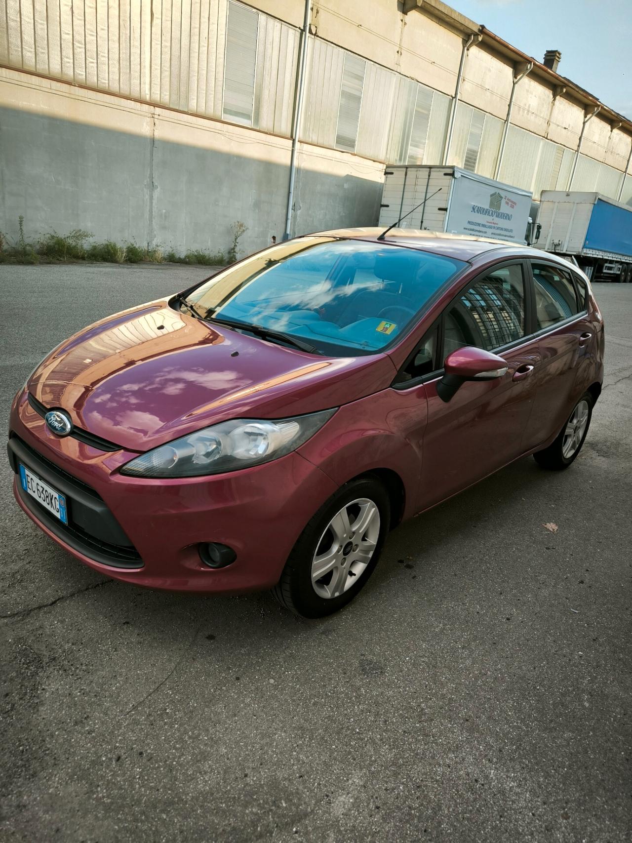 Ford Fiesta 1.4 TDCi 5p. Ghia neopatentati