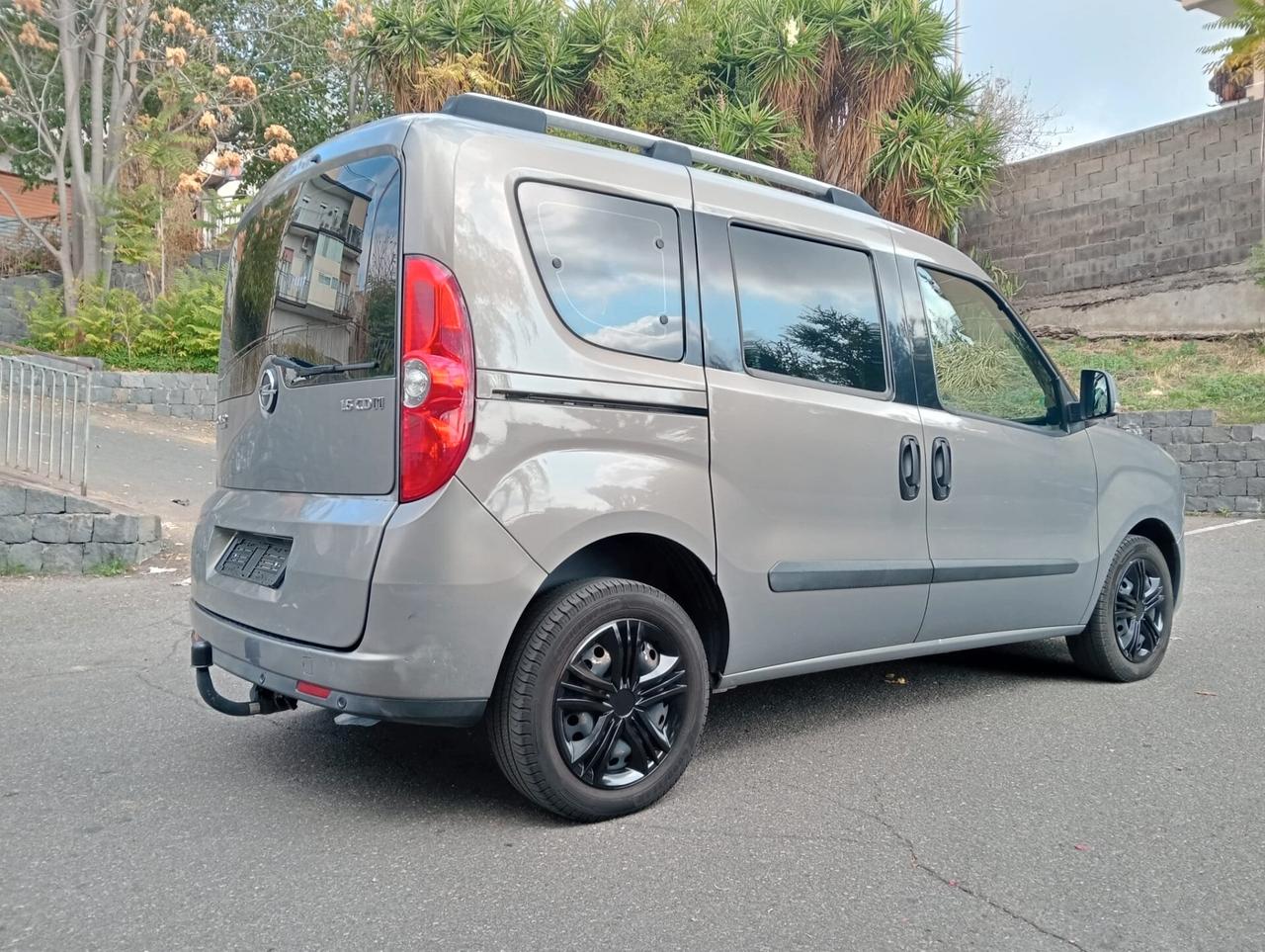 Fiat Doblo Opel Combo 7 posti