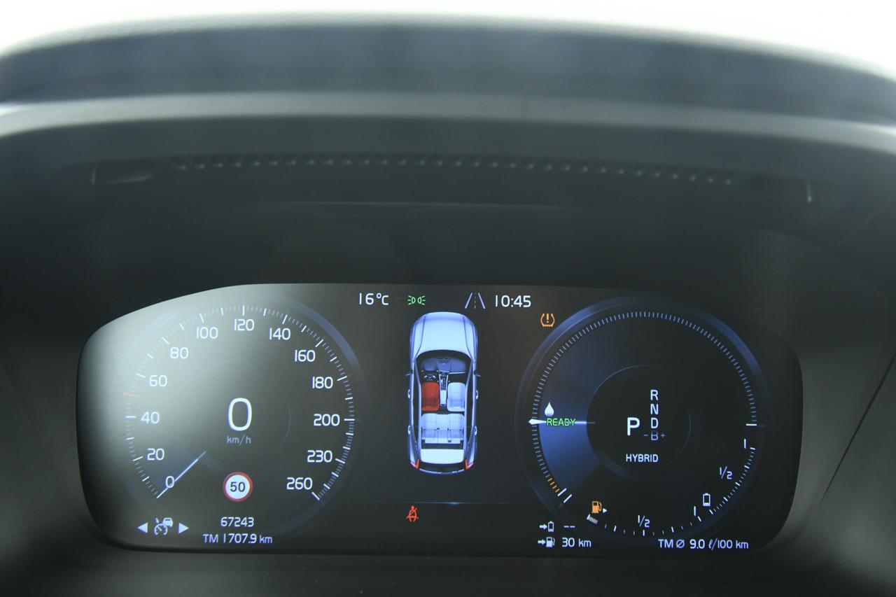 VOLVO XC40 1.5 t5 phev R-design auto LED+CAMERA+APP CONNECT