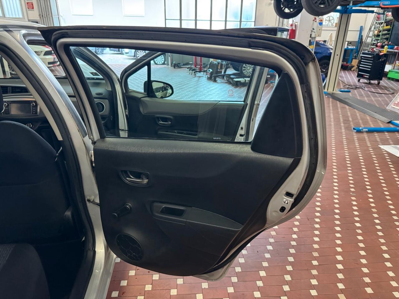 Toyota Yaris 1.0 5 porte Active - UNICO PROPRIETARIO