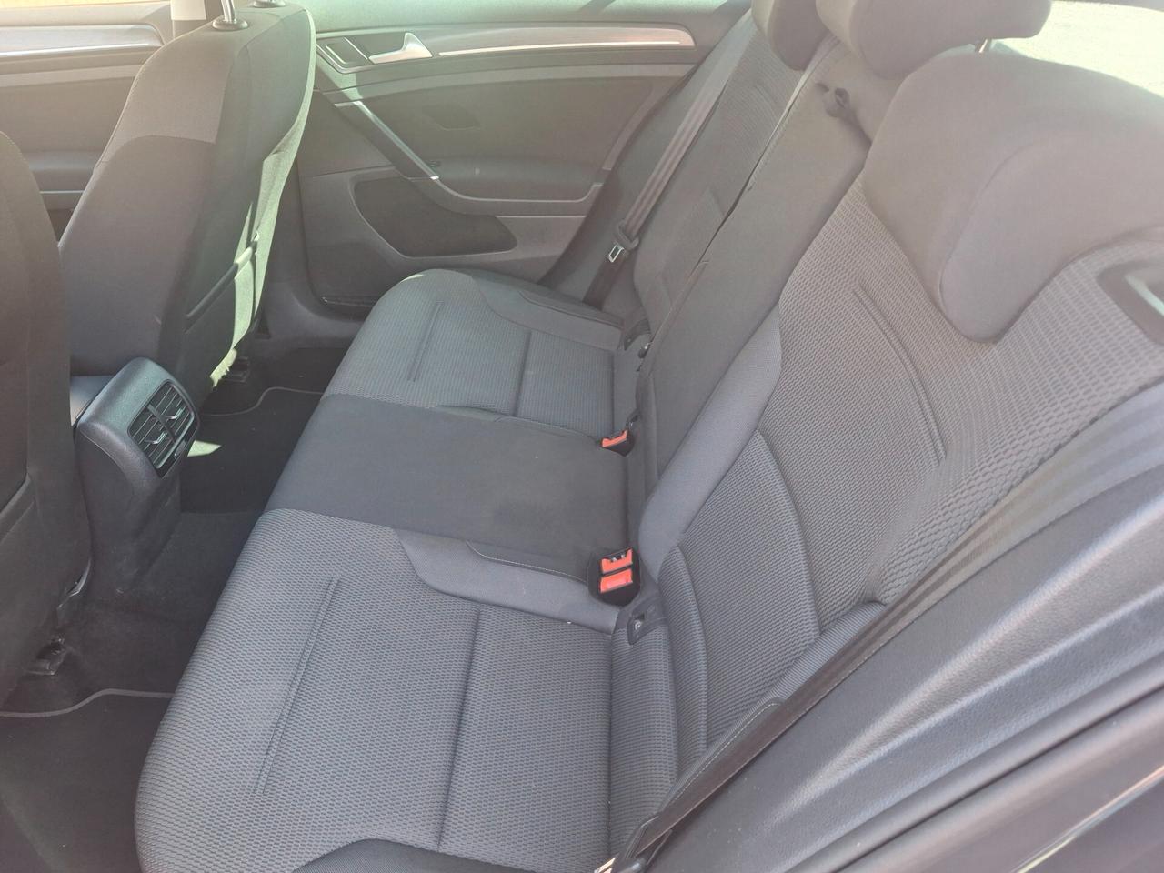 Volkswagen Golf e-Golf 136 CV elettrica