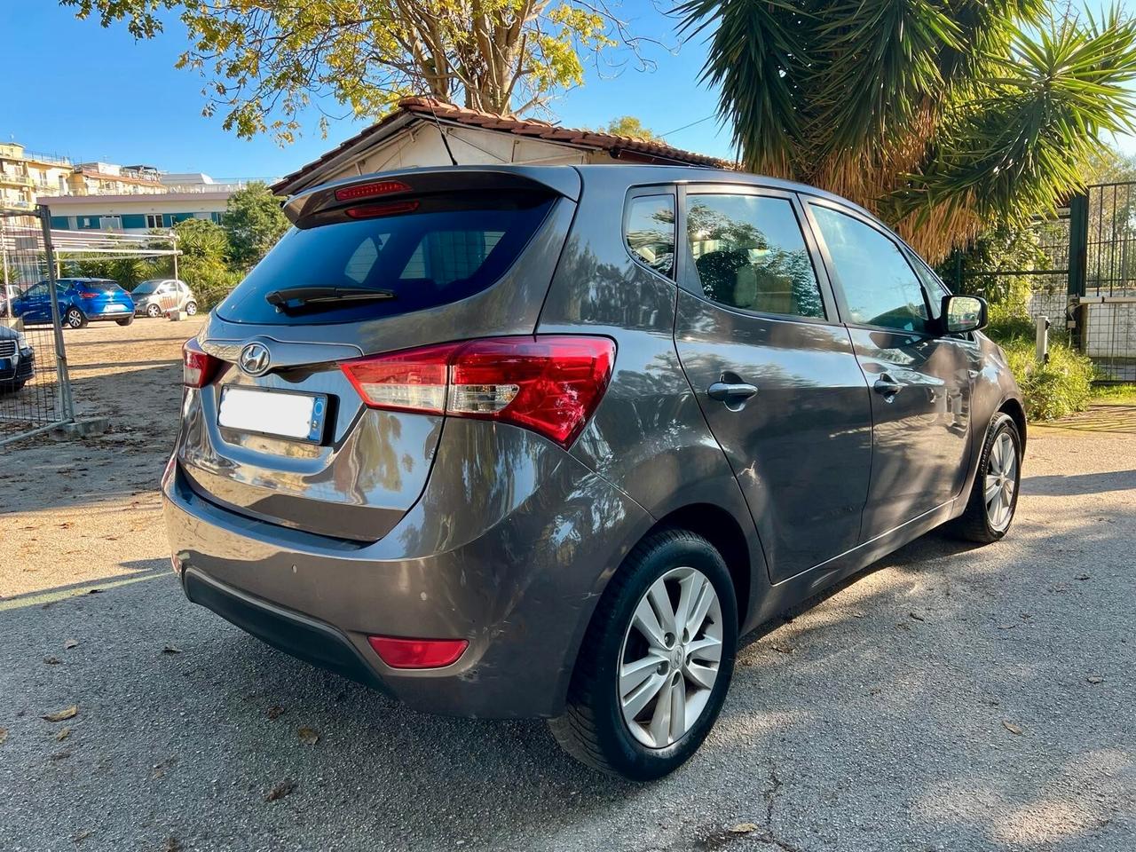 HYUNDAI IX20 1.4 Confort - 2012