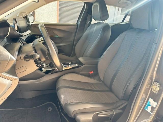 Peugeot 2008 PureTech 100 S&S Allure Navi Pack