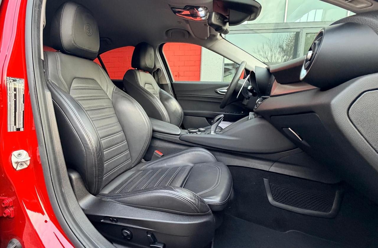 Alfa Romeo Giulia 2.2 Turbodiesel 210 CV AT8 AWD Q4 Veloce