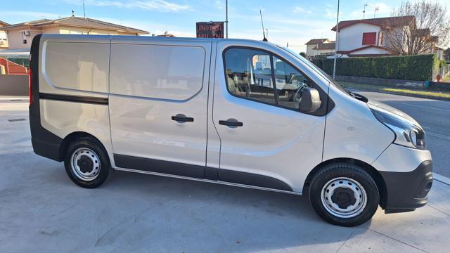 RENAULT Trafic T27 2.0 dCi 120CV PC-TN-DC Furgone Ice N°GG735