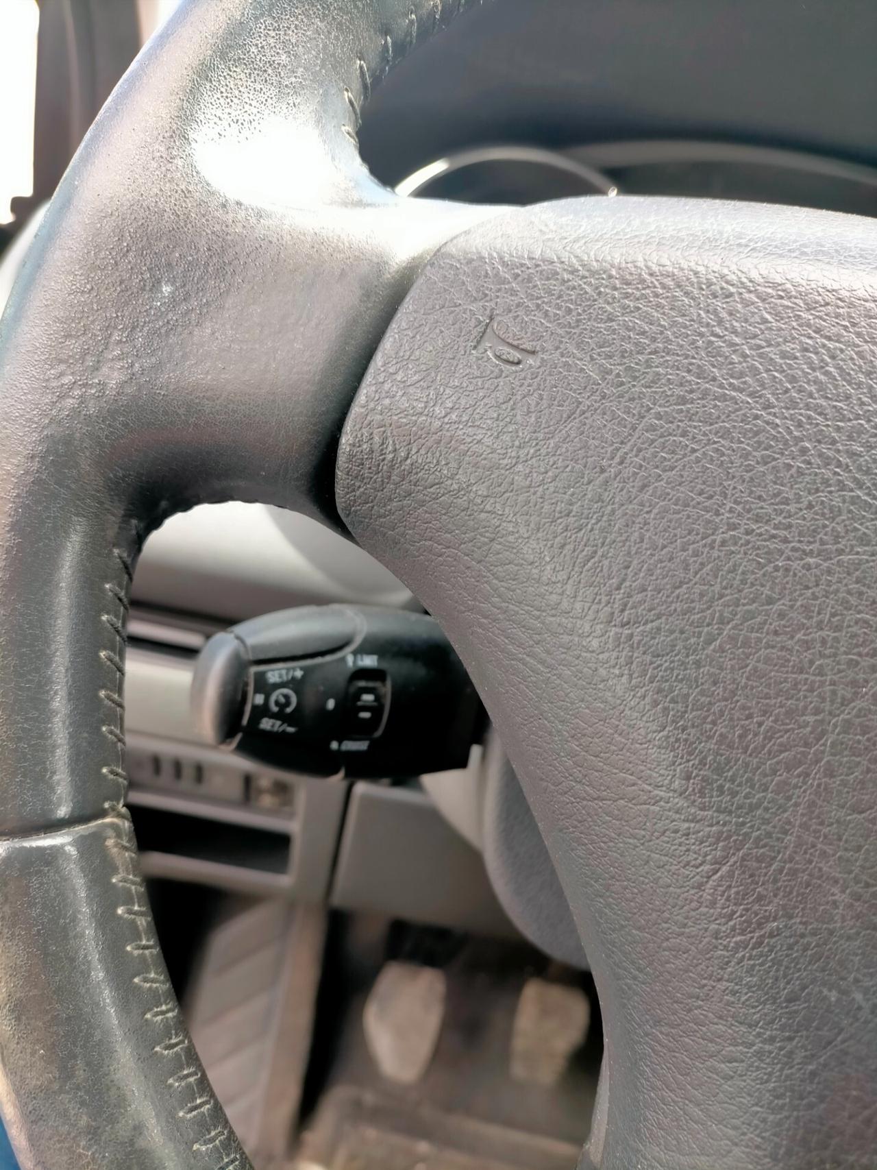 Peugeot 3008 1.6 HDi 115CV Active