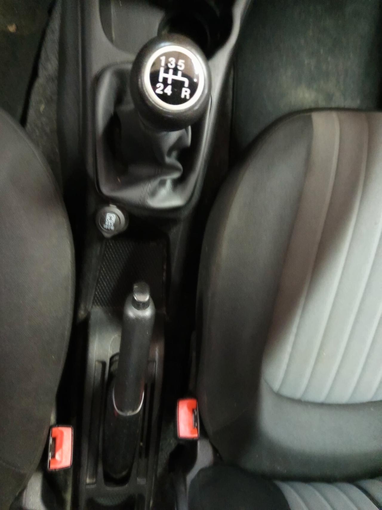 Fiat Punto 1.2 8V 5 porte Street 130 Mila chilometri ok neopatentati Fiat Punto 1.2 8V 5 porte Street 130 Mila chilometri ok neopatentati