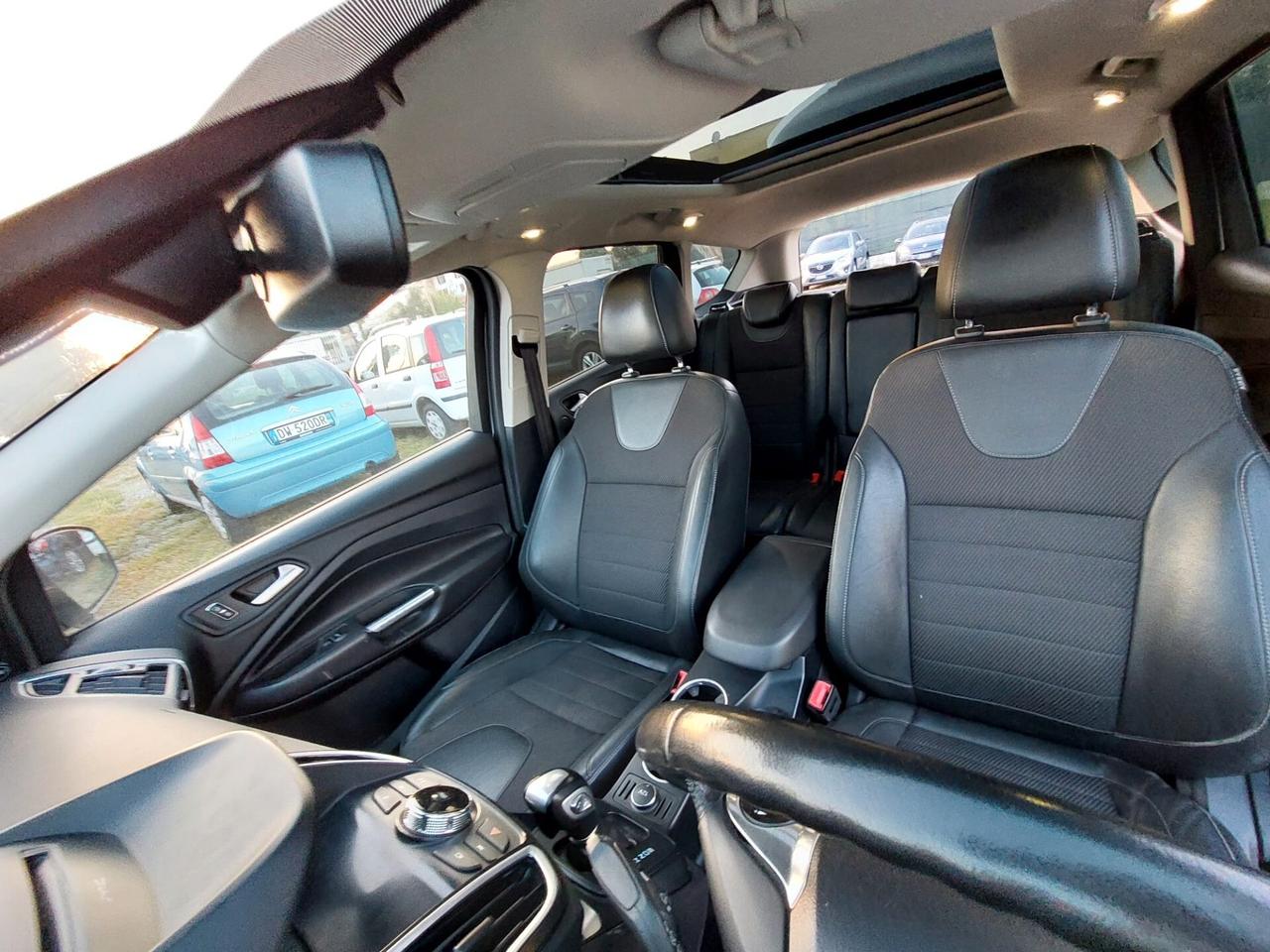 Ford Kuga 2.0 TDCI 150 CV S&S 4WD Powershift Titanium