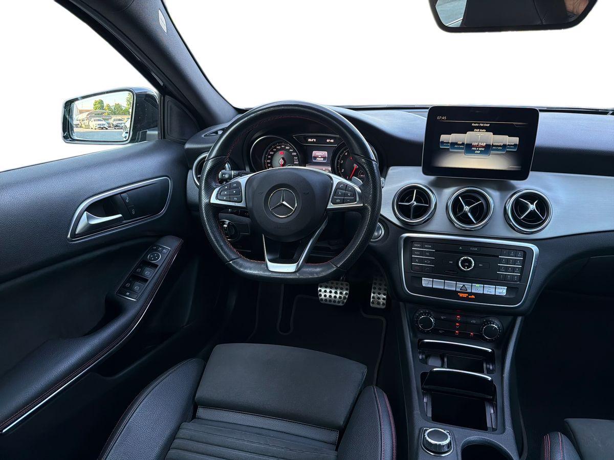 Mercedes-Benz GLA 180 Premium auto