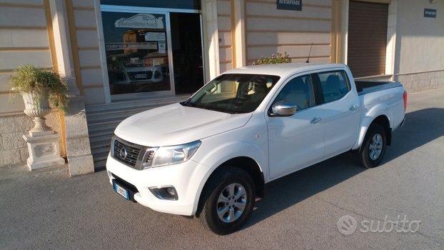 Nissan Navara pick up N1 autocarro 5 posti