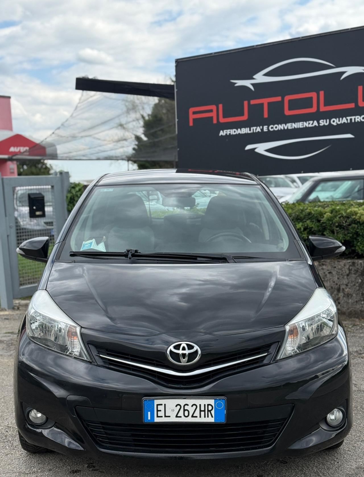 Toyota Yaris 1.0 5 porte Lounge 2011 OK NEOPTENTATI