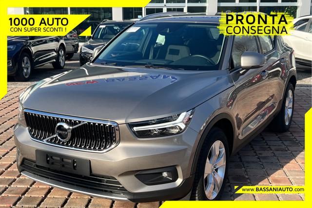 VOLVO XC40 B4 AWD Geartronic Momentum Pro