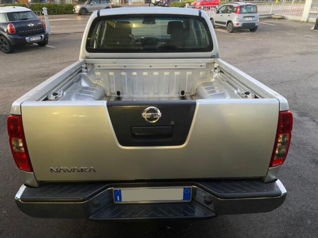 Nissan Navara Double Cab 4x4 autocarro