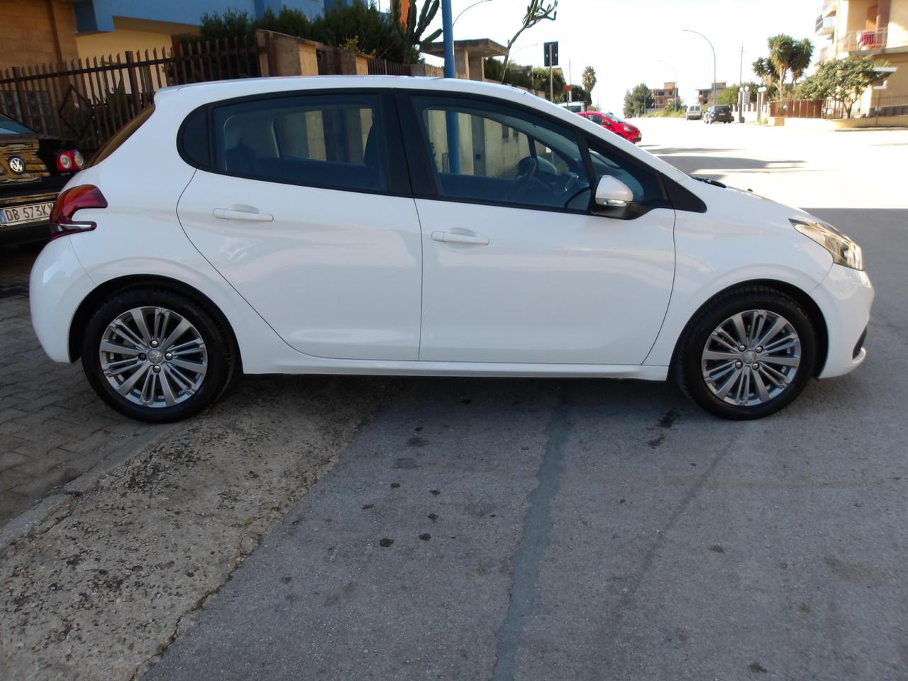 Peugeot 208 5 Porte 208 5p 1.2 puretech Allure 82cv