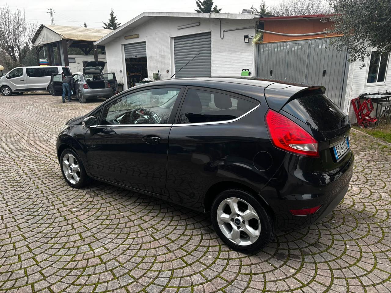 Ford Fiesta 1.4 3 porte Bz.- GPL Titanium IDONEA PER NEOPATENTATI UNIPROPRIETARIO PERMUTABILE