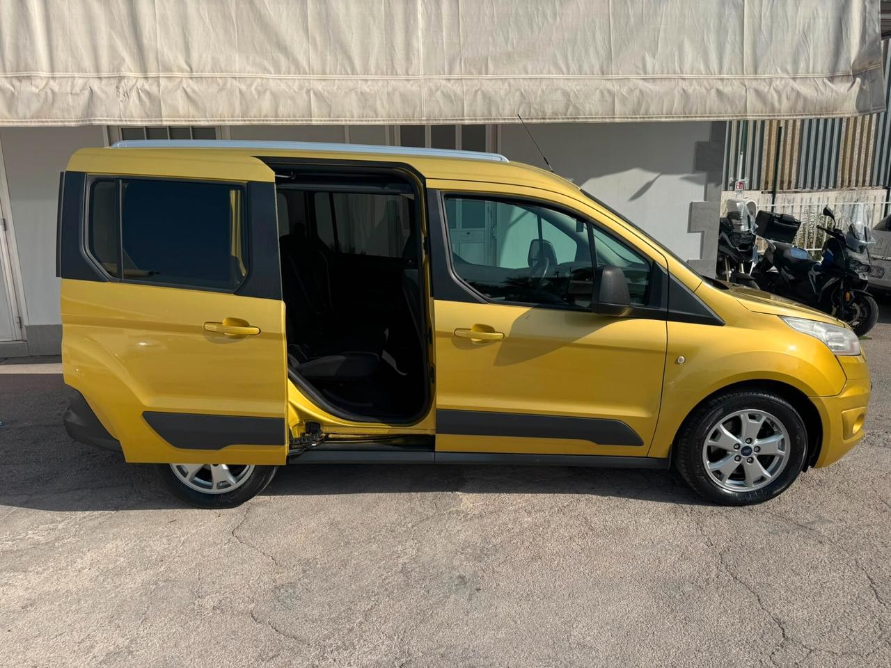 Ford Tourneo Connect 1.6 TDCi Plus